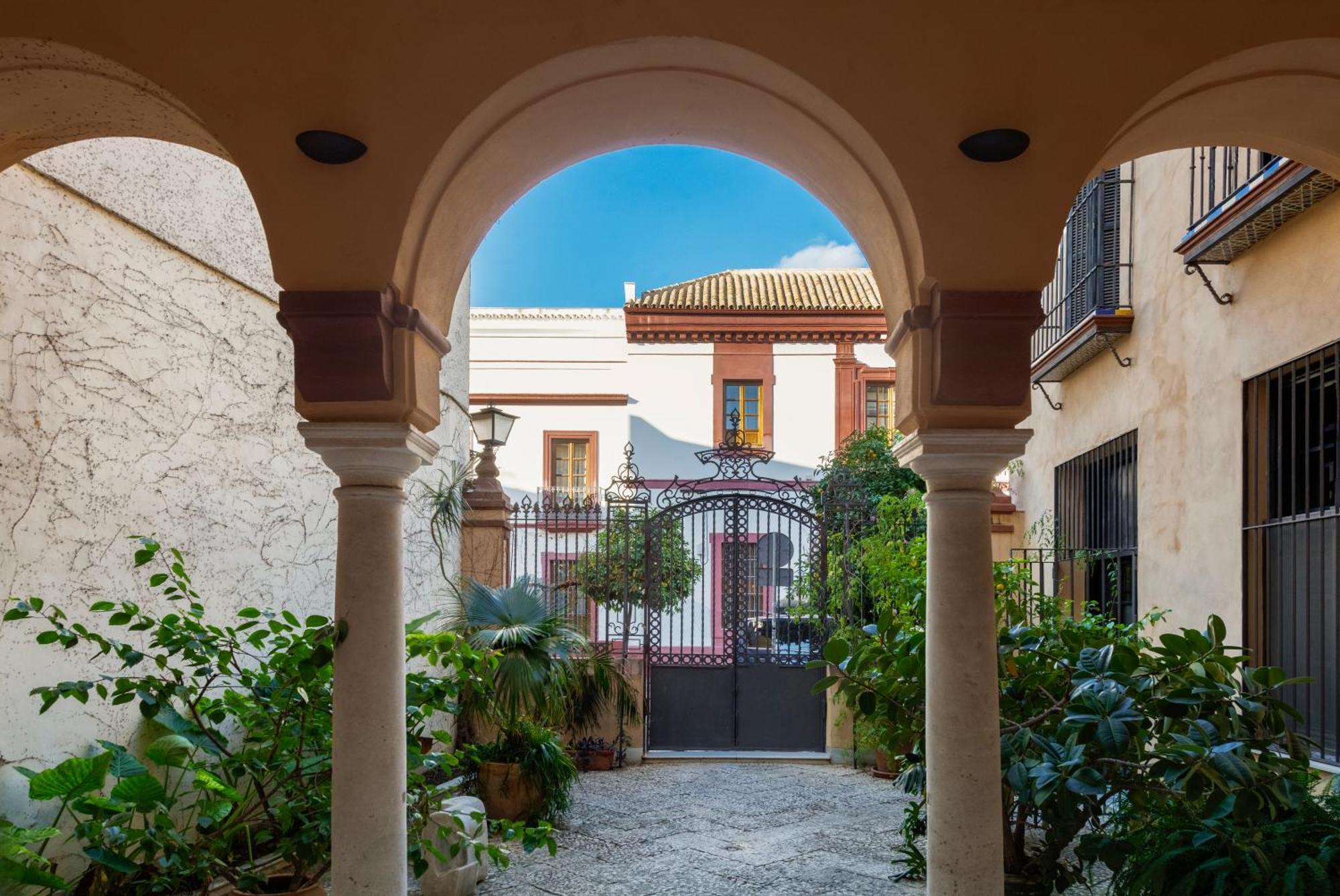 Misterhost Conde De Torrejon Apartment Seville